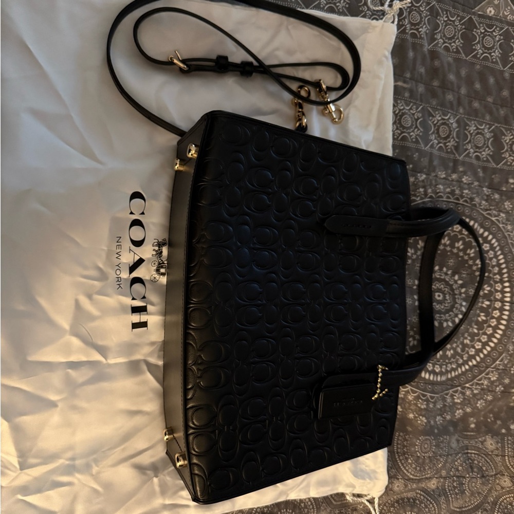 Coach Black Leather Tote with Elegant Design